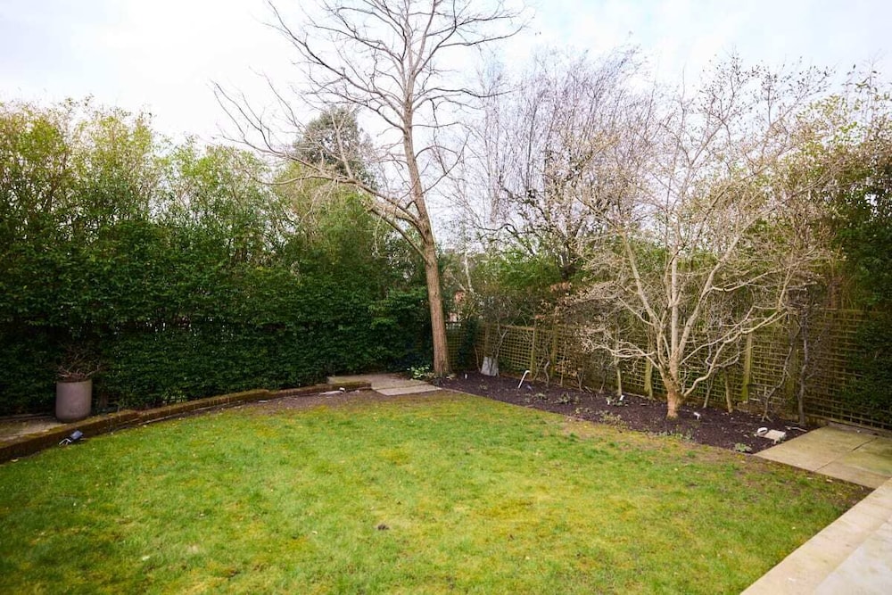 The Hampstead Garden Hideaway - 5bdr Home With Pool and Garden