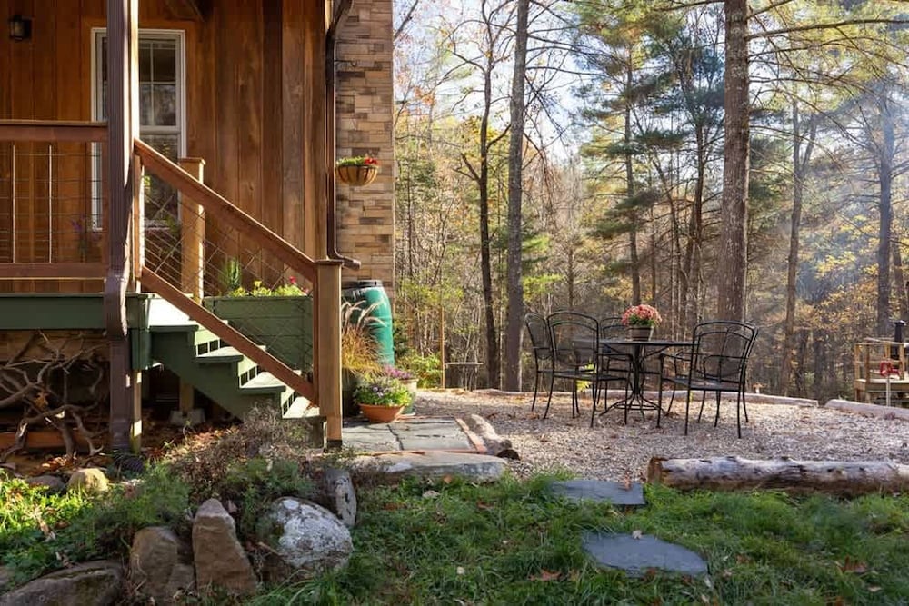 Blue Ridge Beech Cabin