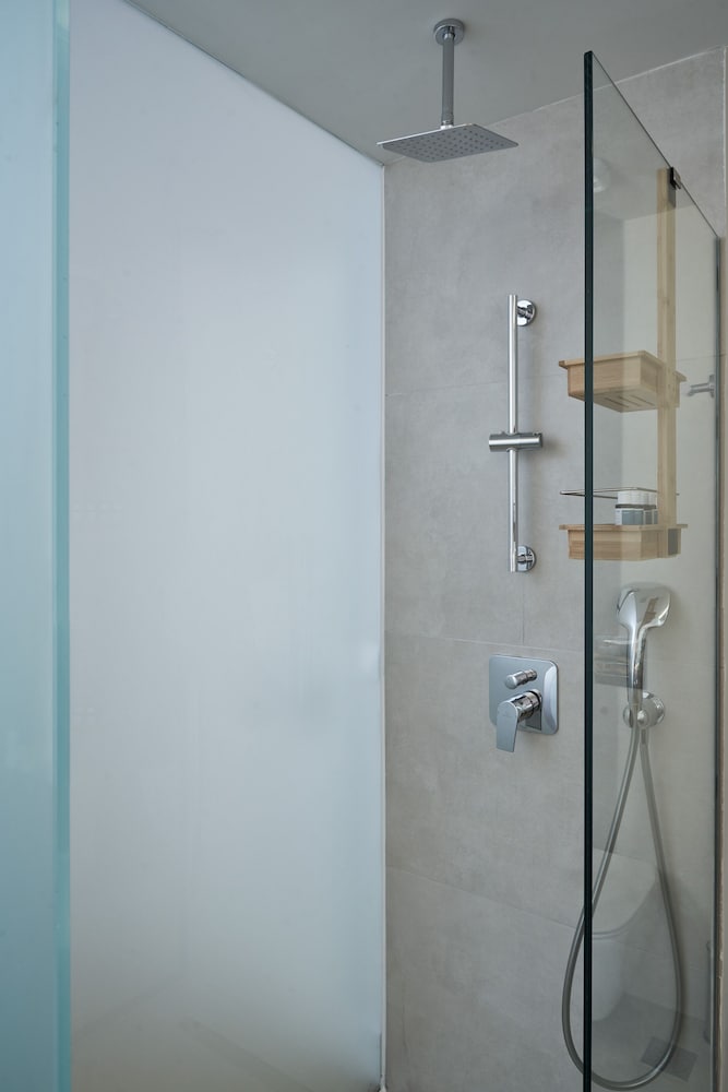 Ilisia Park Contemporary 2BD Condo