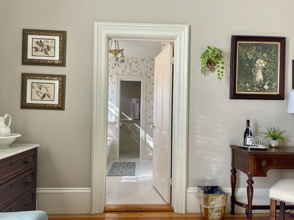 Ashland Vacations - McCall House Boutique Inn - Property Image 61
