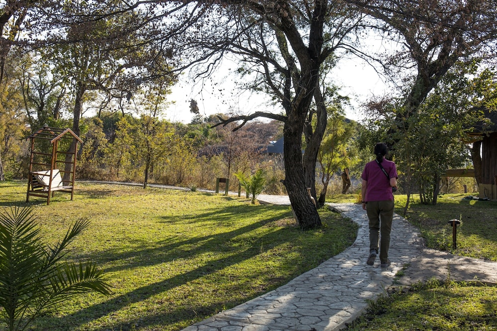 Hakusembe River Lodge