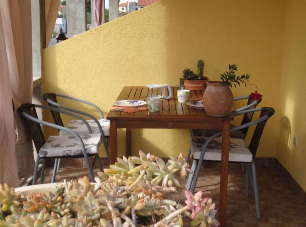Cozy Vodice Garden Apartments With Terrace and BBQ