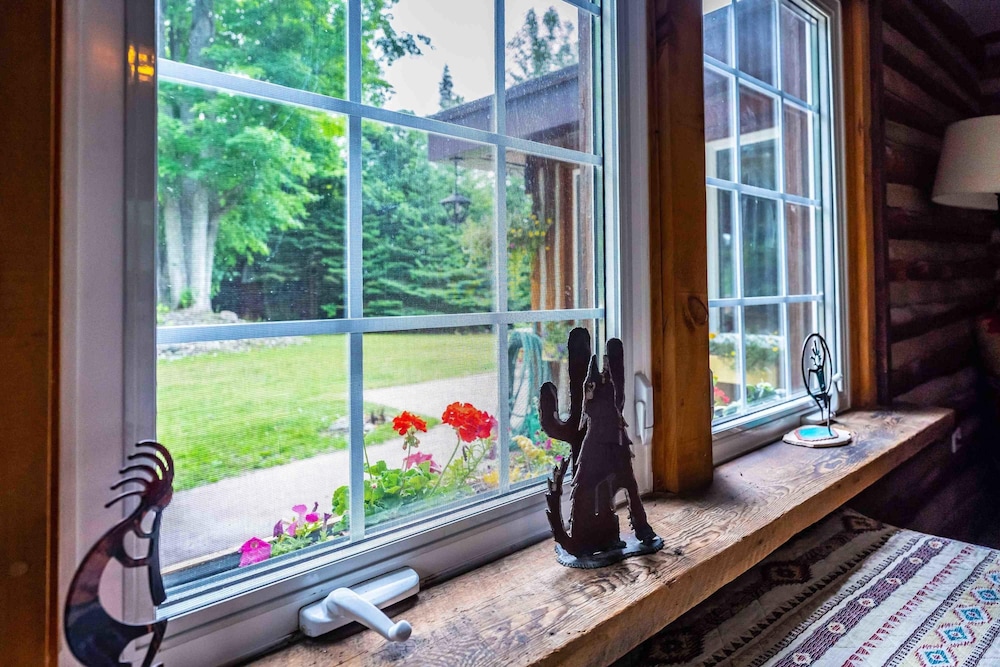 Nature Lovers Retreat log Home - L il Ranch