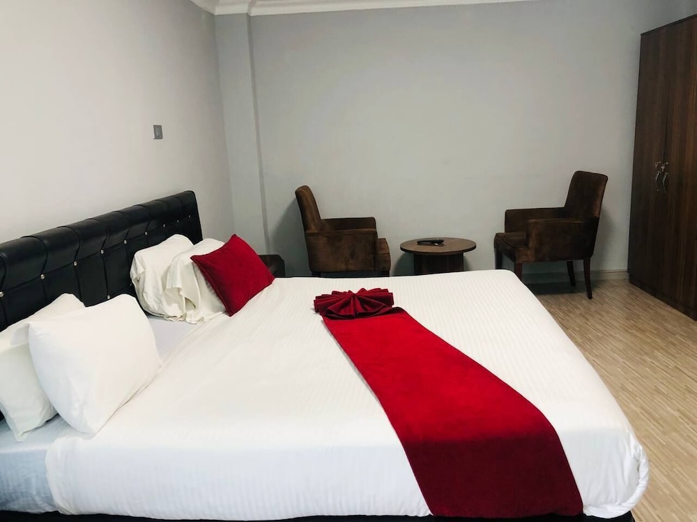 Shalla Guesthouse and Wellness Center