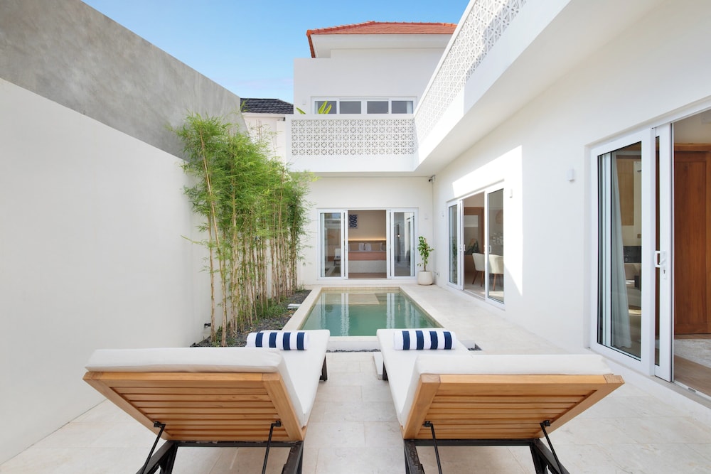 Villa Bora Berawa