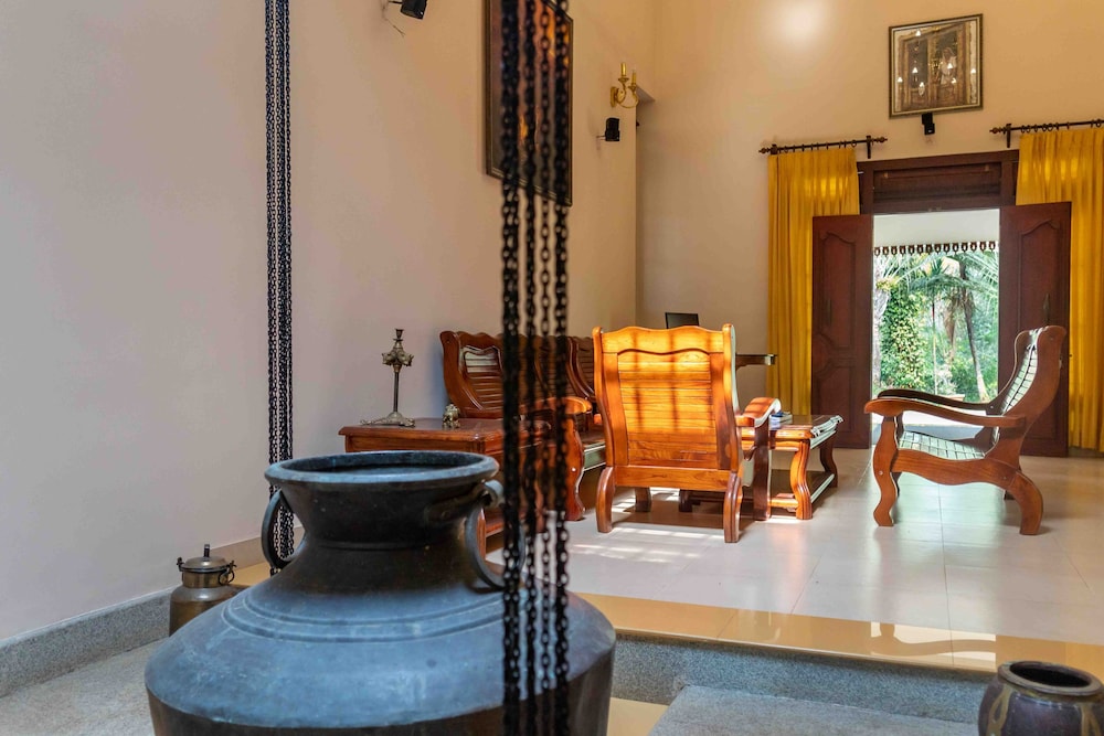 Crystal Homestay by Vista Rooms view 4