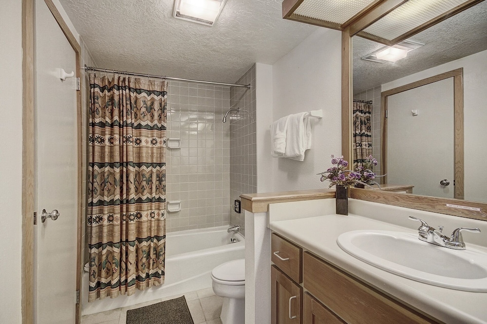 The Pines - Keystone Ski Resort CO Vacation Lodging
