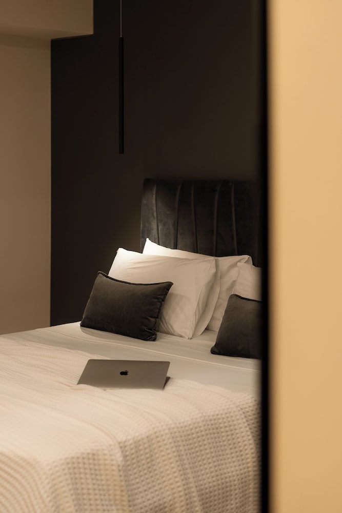 FOS Premium Apartments by halu