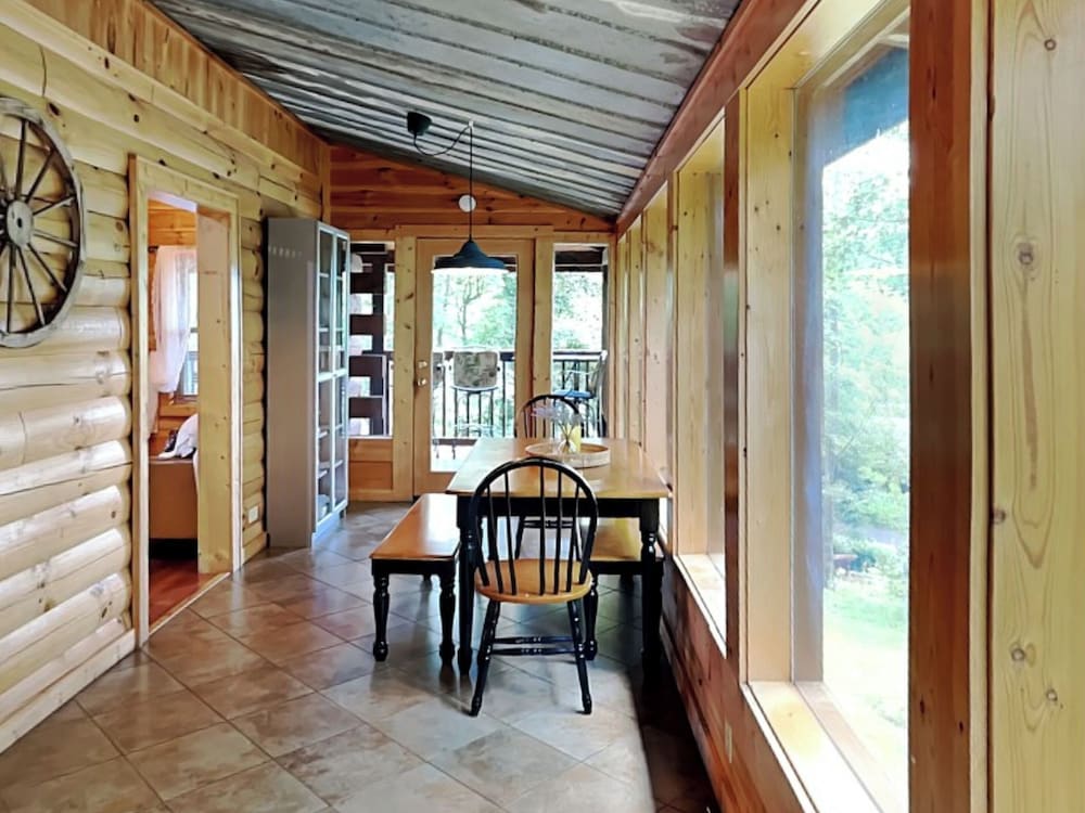 Charlottes Haus by Jackson Mountain Rentals