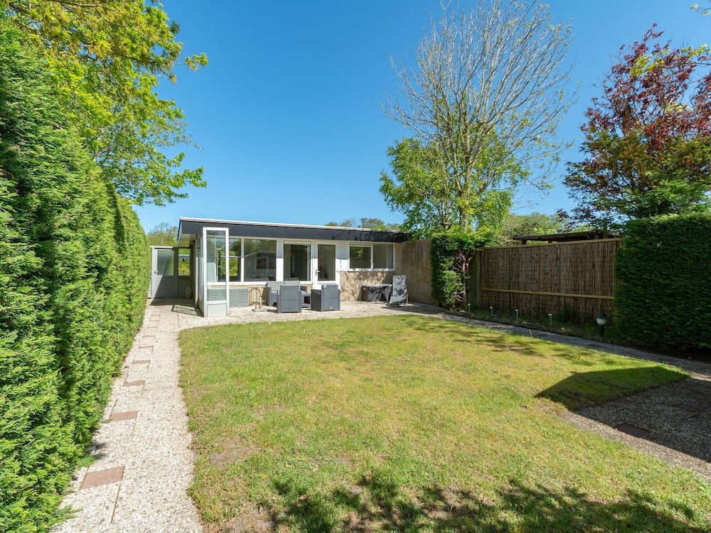 Welcoming Bungalow With Garden