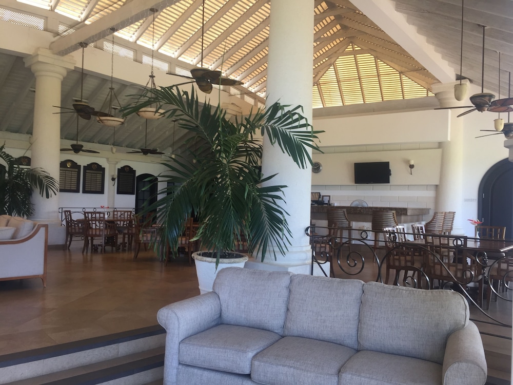 Royal Villa by Island Villas
