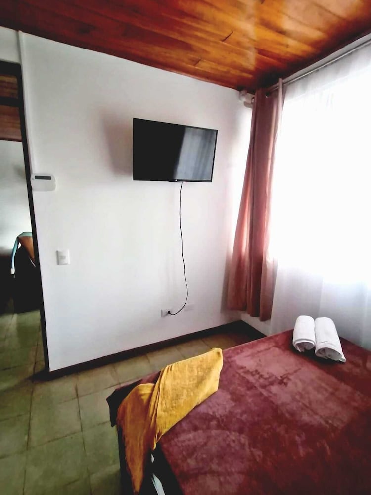 Airport traveler's home. - Hostel view 4