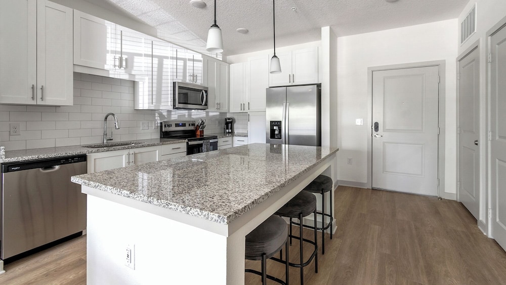 Landing Apartments Rolling Hills