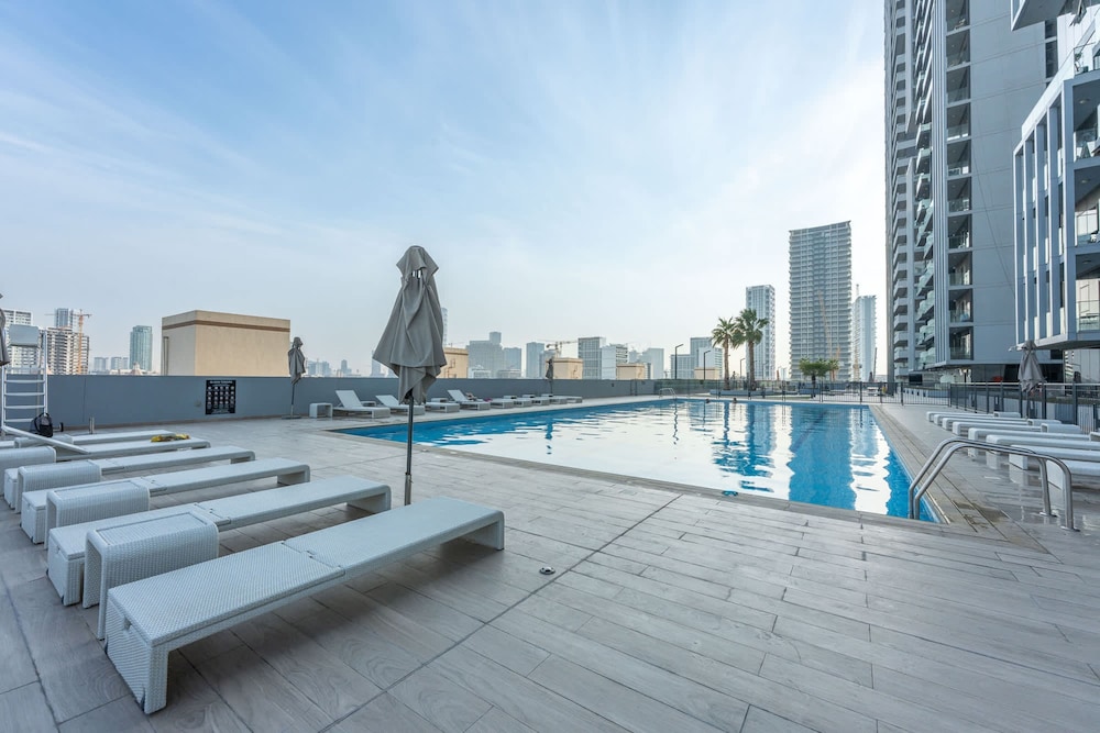 Sophisticated 1 Bedroom Apartment in Bloom Tower B