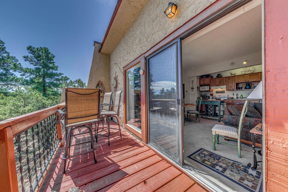 Alto Townhome w/ Deck Near Ski Apache!