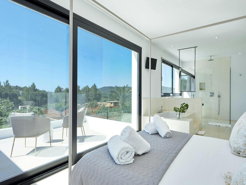 Holiday Home With Outdoor Cinema