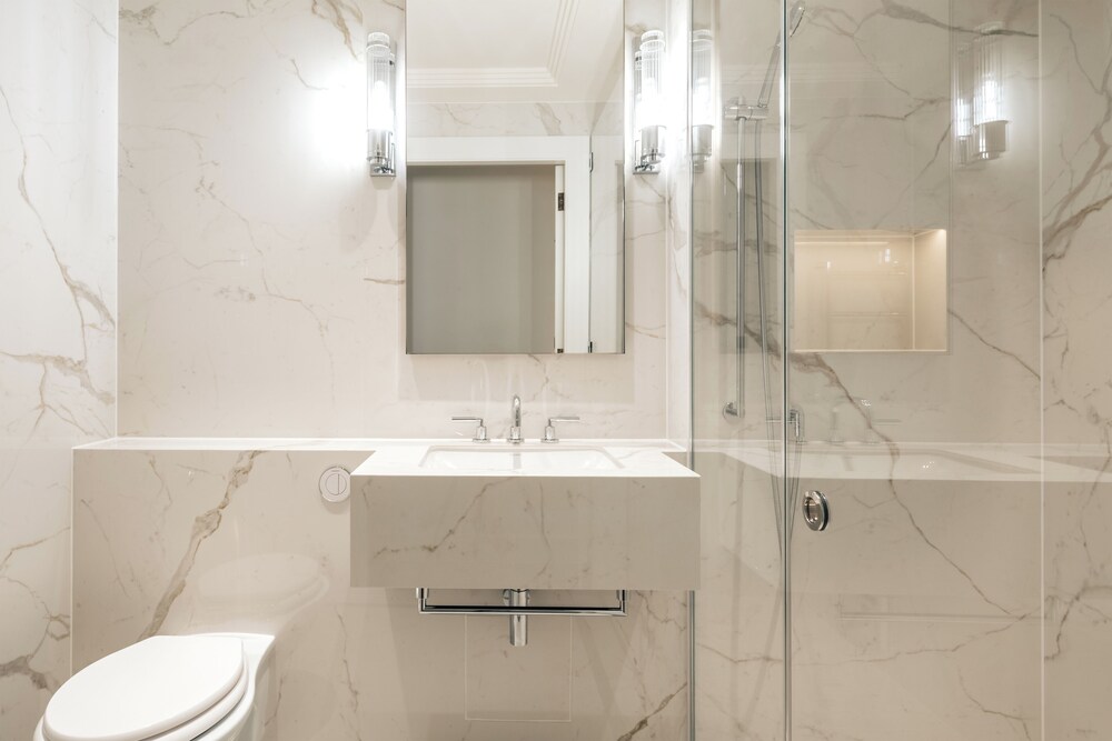 Claridge House by SLO