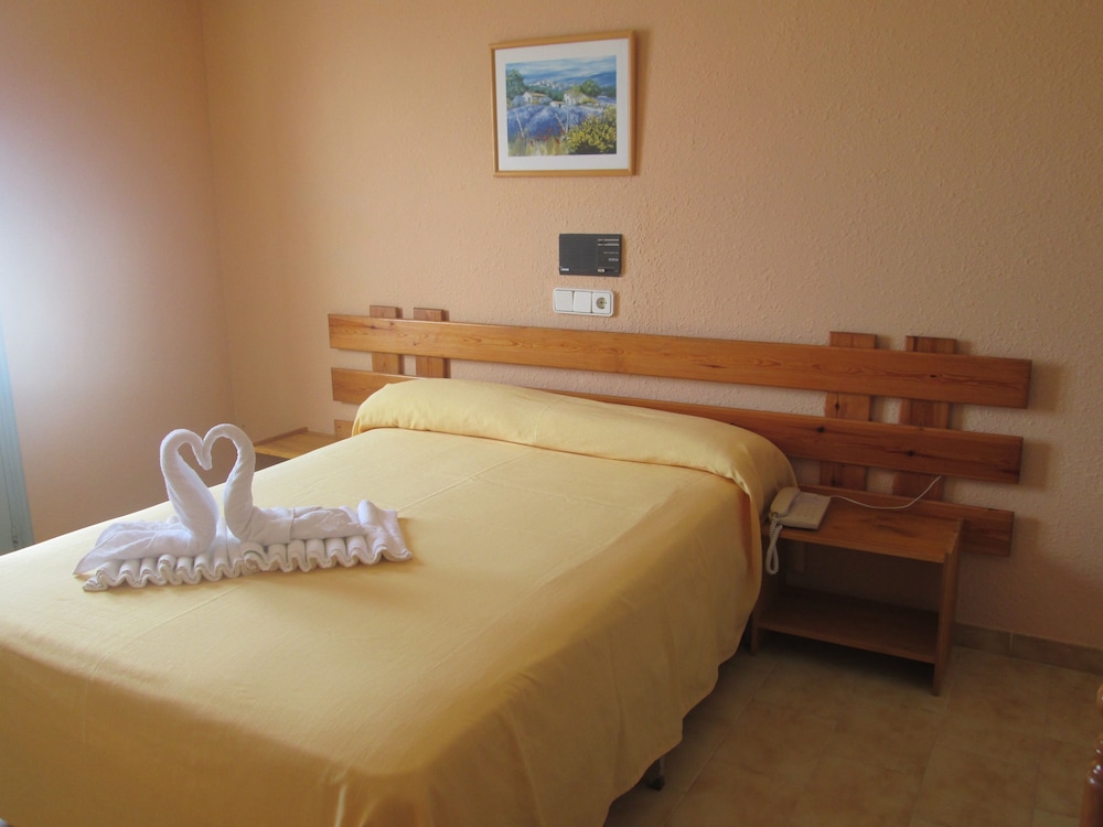 Hostal Santi photo 2