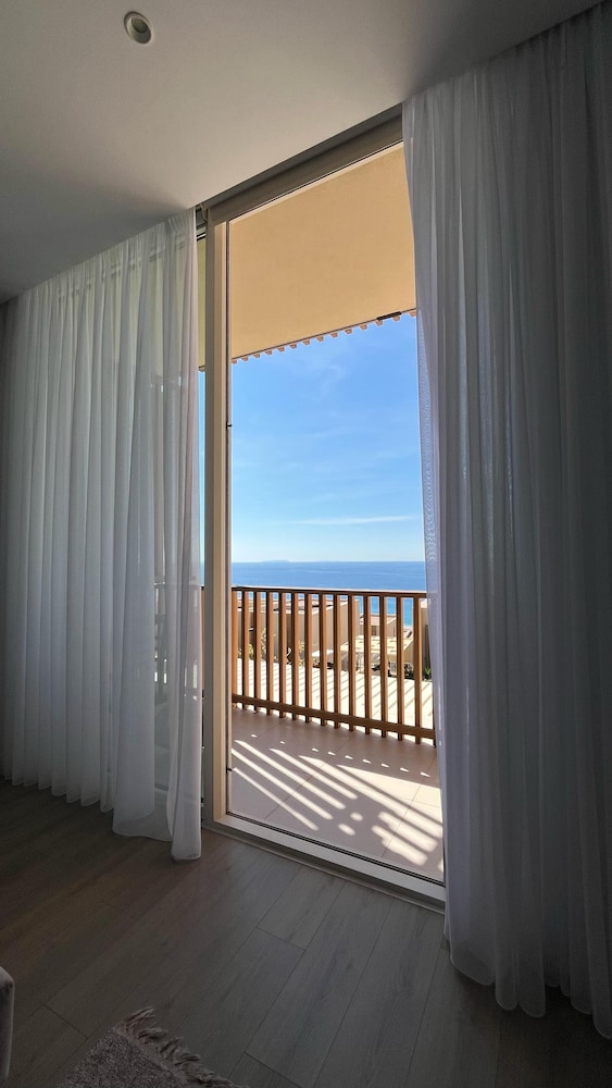Whisky Green Coast Hotel & Apartments