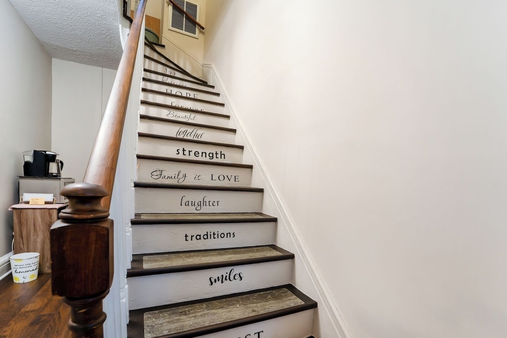 Central 4BR Historic Gem Near Colleges