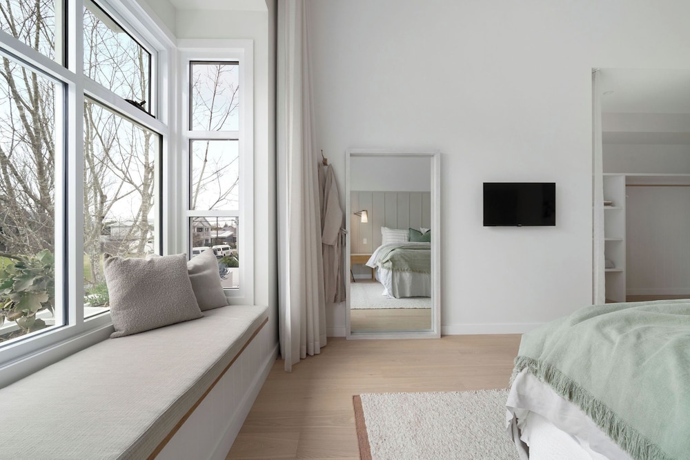 Rubus Residences, Berry - by Linnaeus Collection