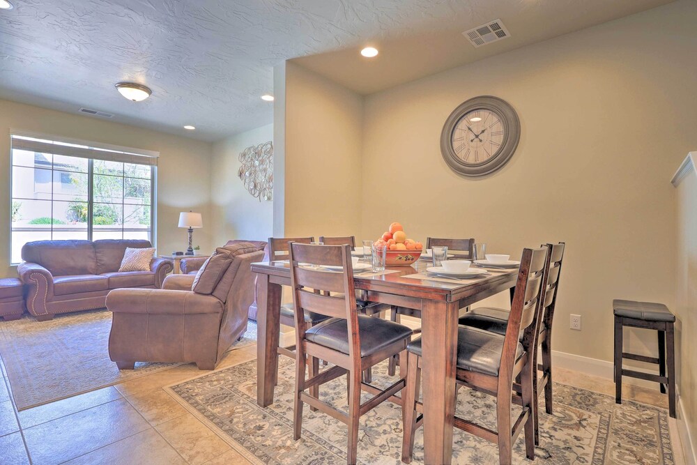 'blue Sky Get-a-way' Townhome w/ Patio, Grill 2