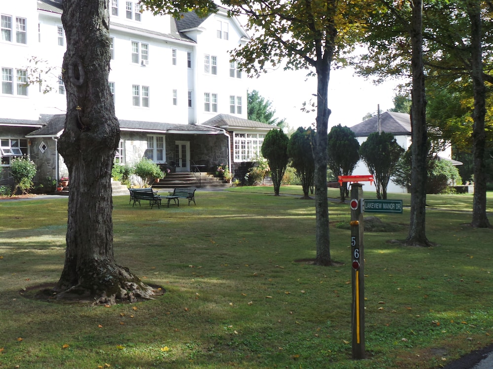 Kenoza Lake View Manor