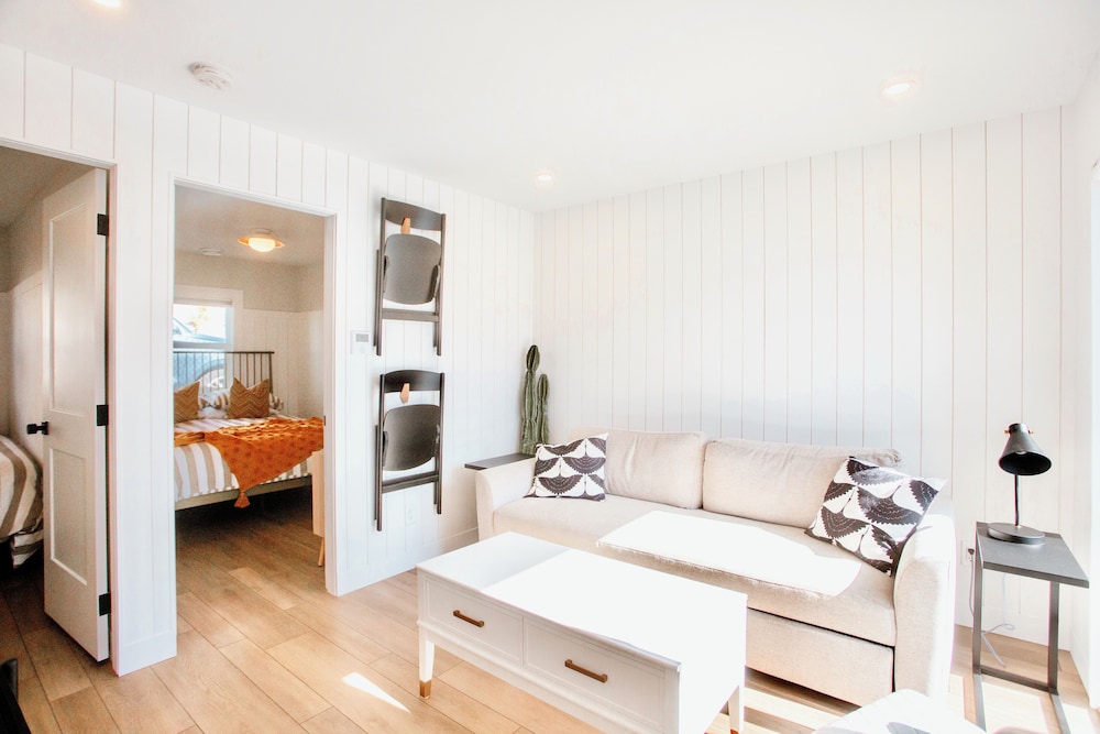 Peachland Beach Resort