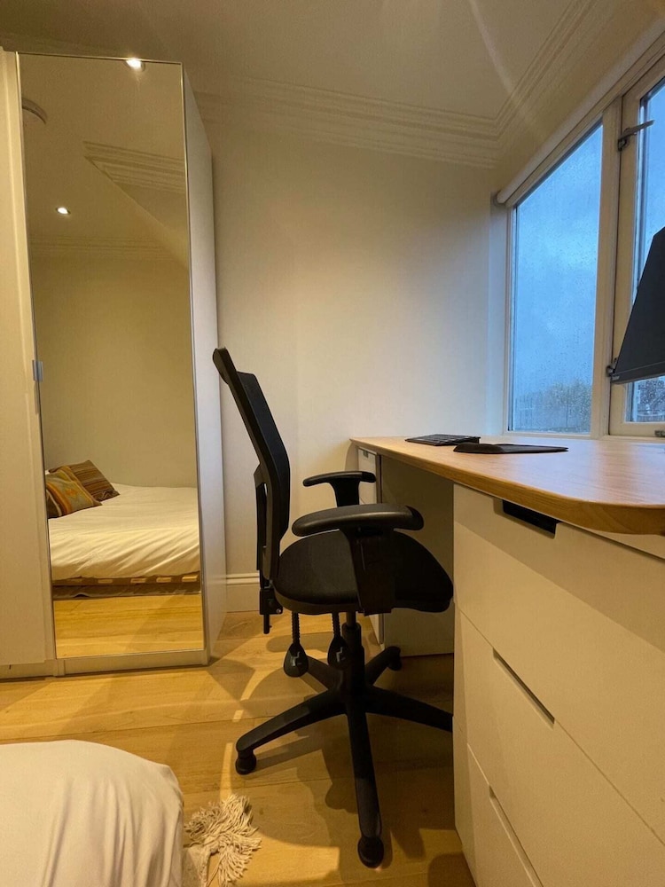 Cute Top Floor Flat - Canonbury!