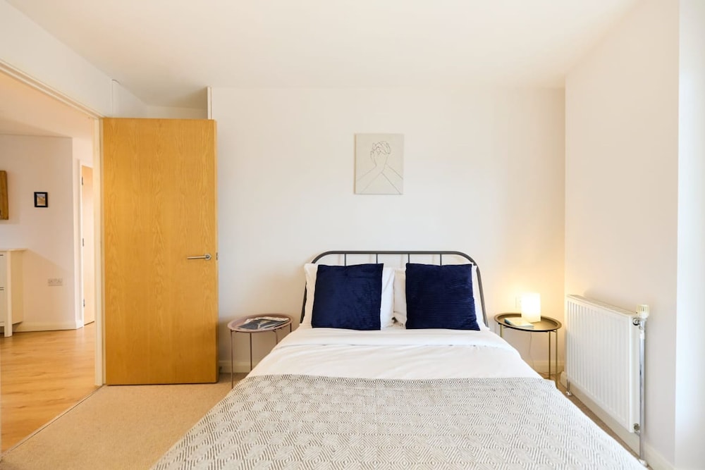 The Queensland Sanctuary - Trendy 2bdr Flat With Terrace