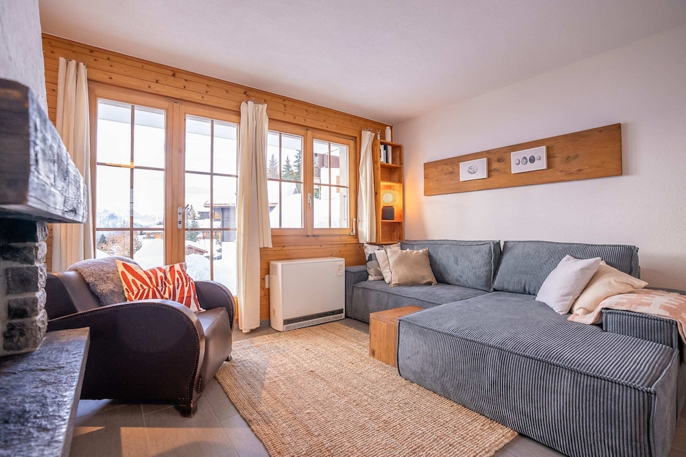 Stoa Apartment