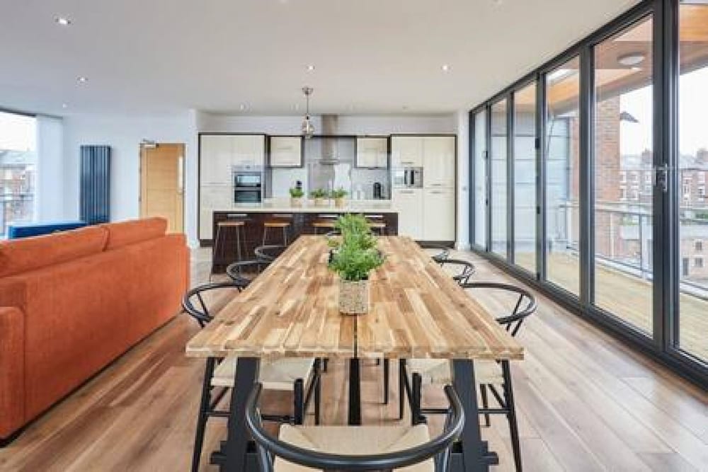 Host Stay The Knight Street Penthouse I