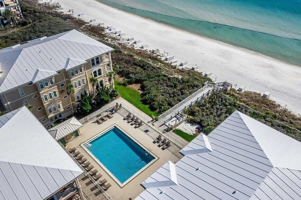 Steps to Rosemary Beach, Pool, Patio w/ Firepit The Salty Perch by Avantstay