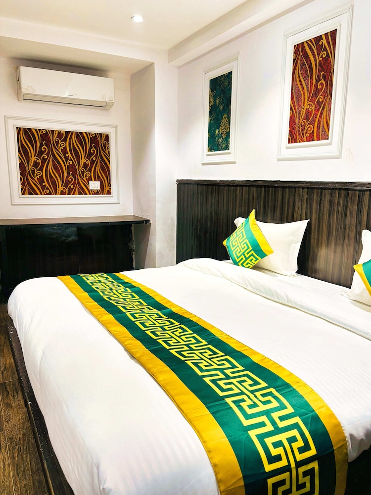 The HomeAste Residence Rajouri Garden