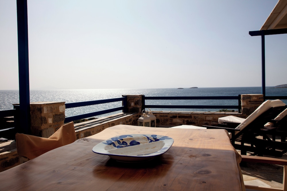 AURA PAROS