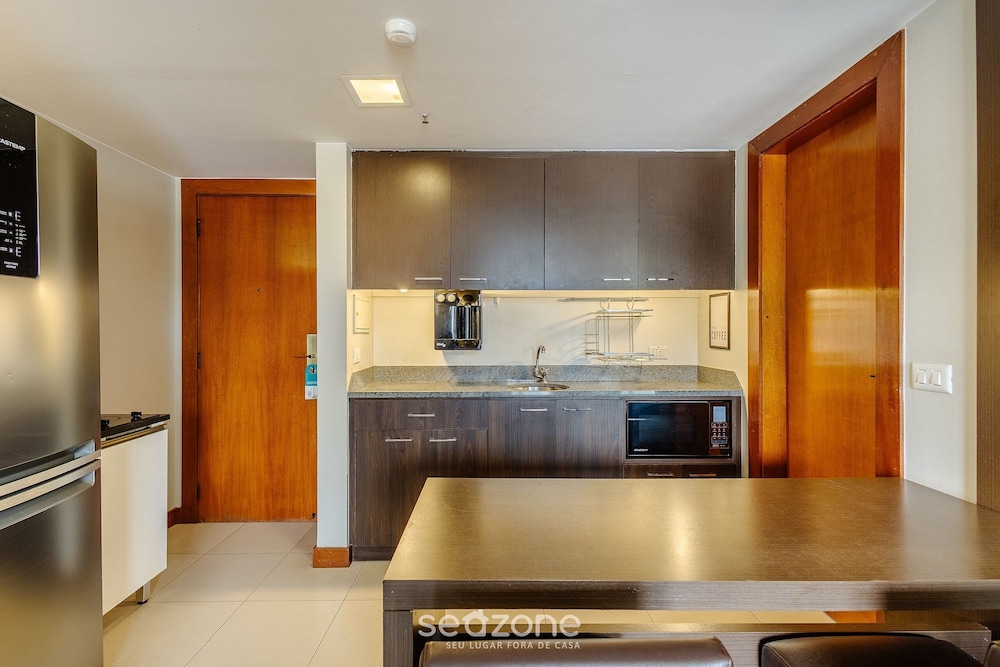Apart in a Condo With a Pool in Asa Sul Bhe0405