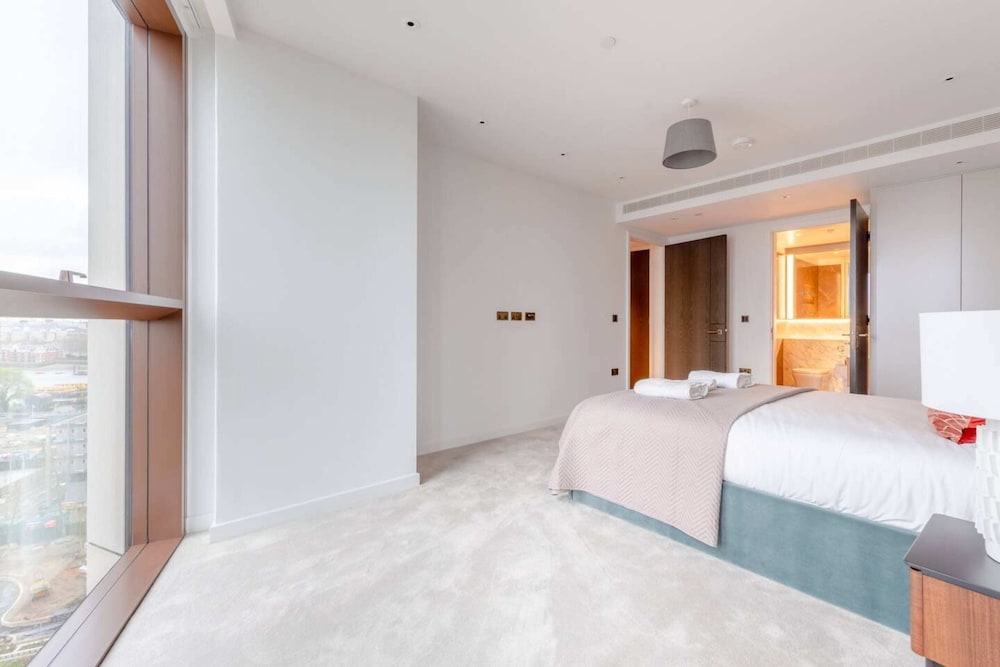 Luxurious 2BD Flat by the River Thames - Vauxhall