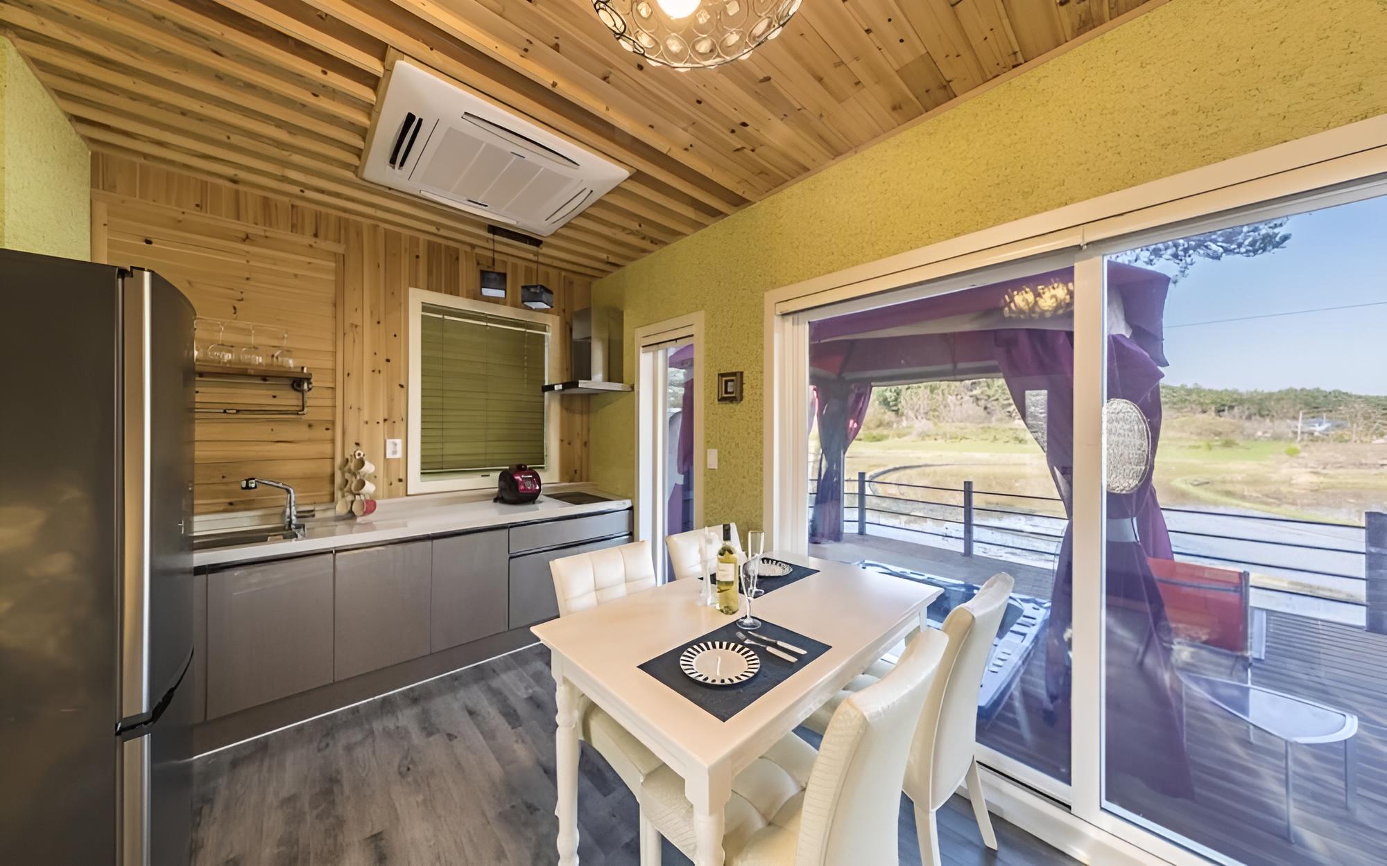 Gangneung Solbit Pension view 2