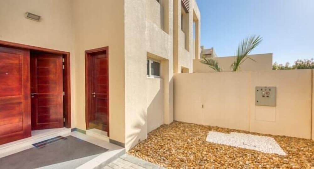 R&H 3BR Villa Living RAK Beach Access 167