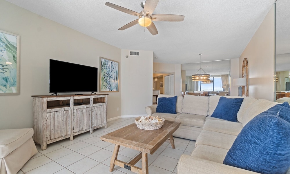 Pelican Pointe 1203