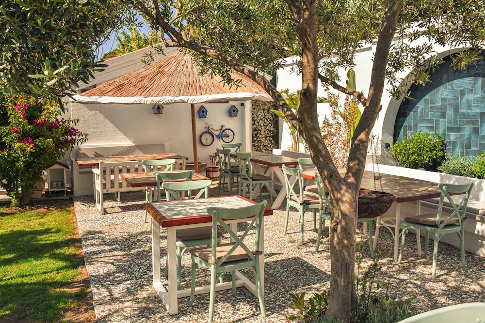 Bay C Otel - Image 19