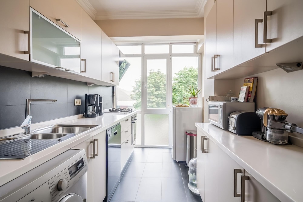Charming Flat w Balcony 5 min to Zorlu Center