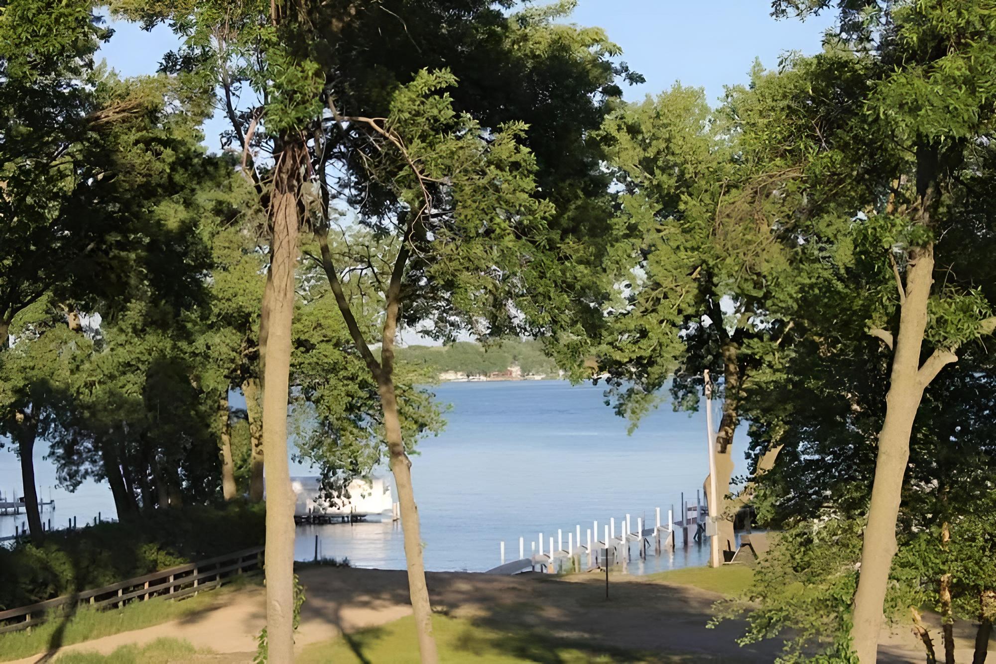 Okoboji Commons Hotel