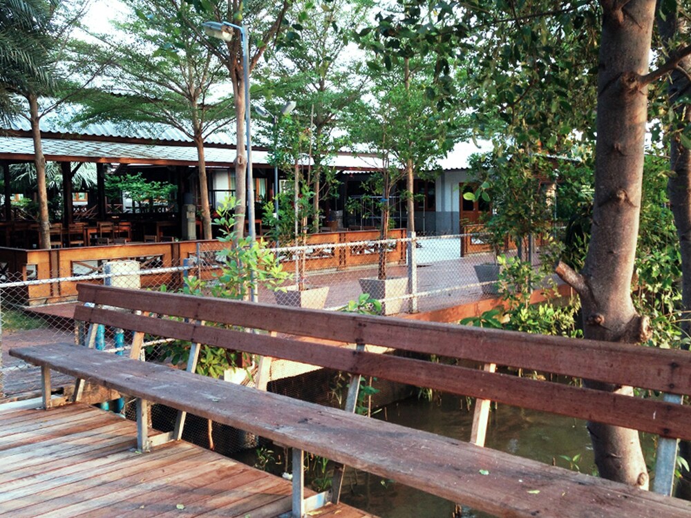 Baan Siriporn Resort