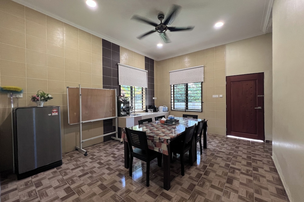 Nurbayu Villa (3 and 4 bedroom Villa) Kemaman