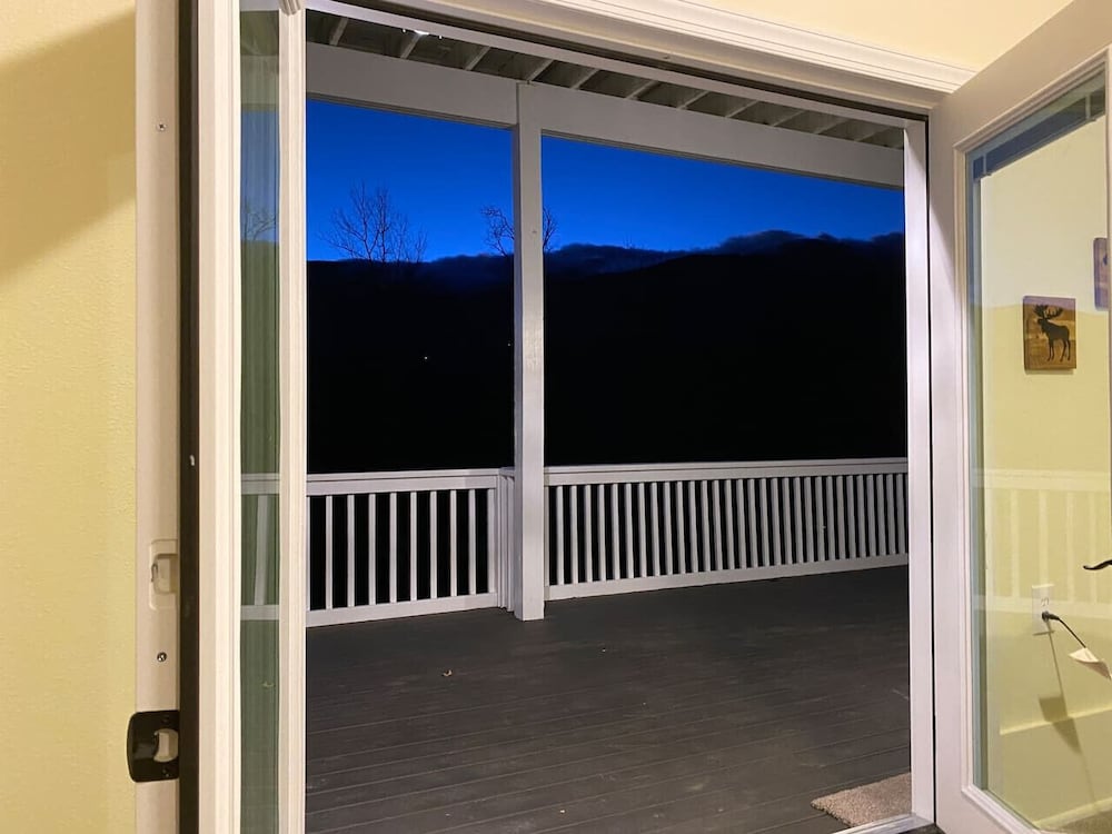 Vacation Home Near Golf Course Hiking Sleeps 20