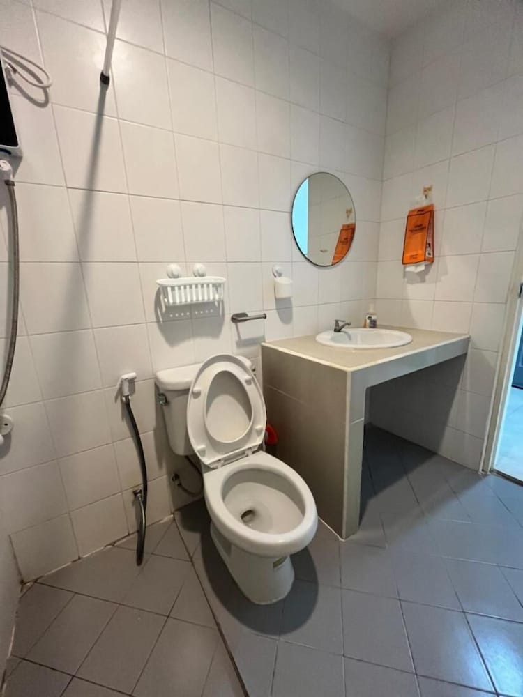 Private Apartment in Phuket With Balcony and Free Wifi