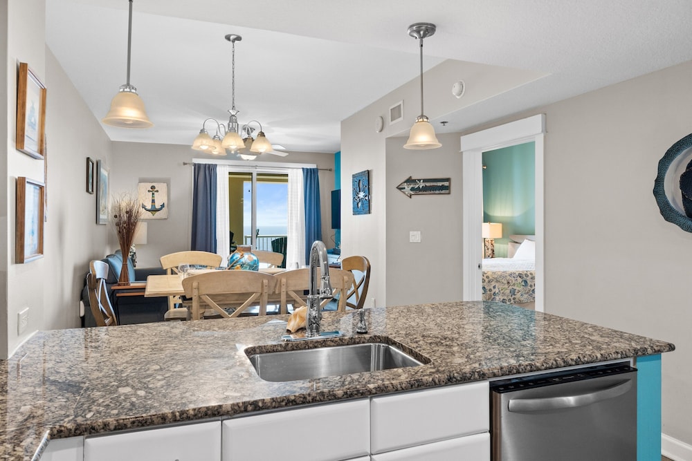 Grand Panama Beach Resort by Book That Condo
