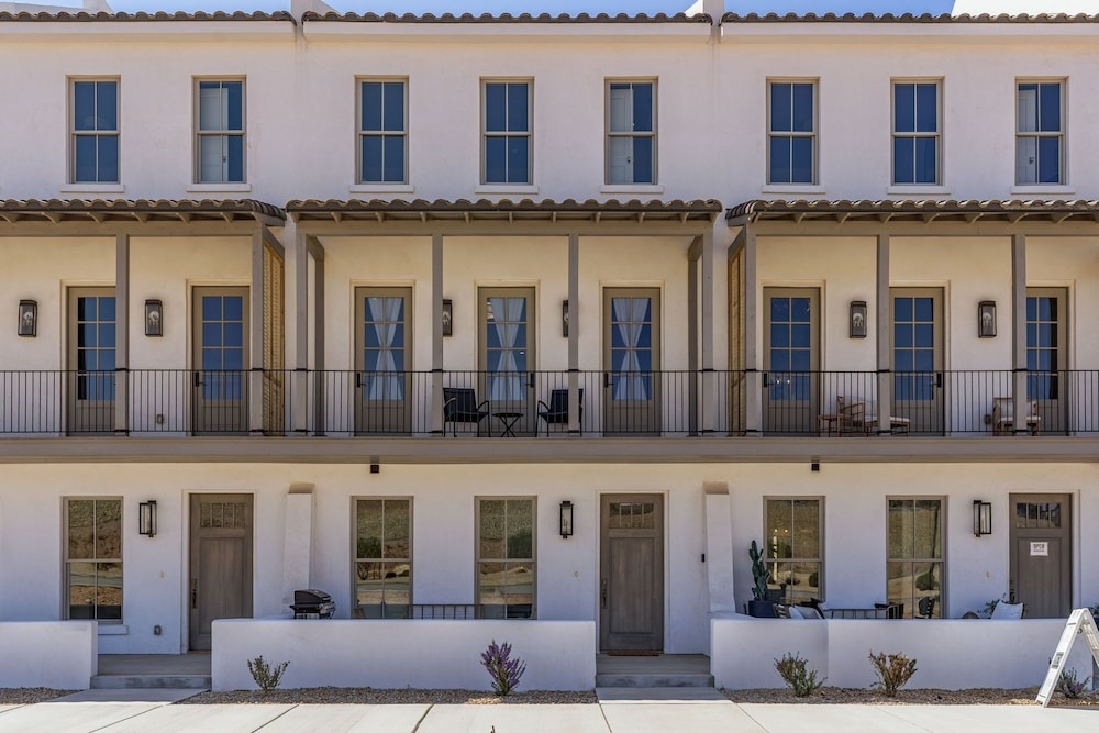 Chateau Bleu 4 Bedroom Townhouse
