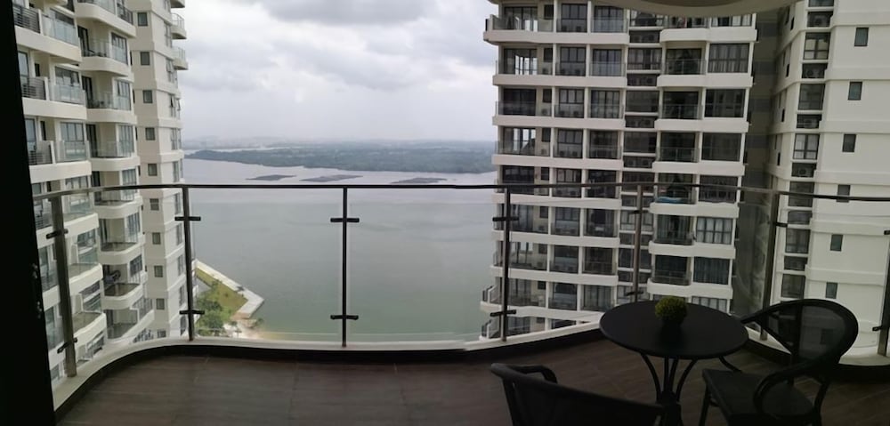 Picturesque View Suites